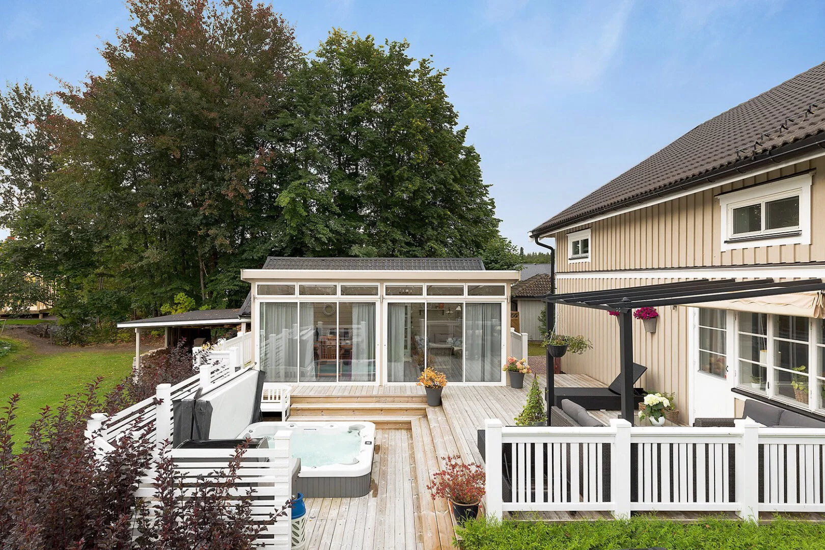 9. Glasa in Veranda Altan